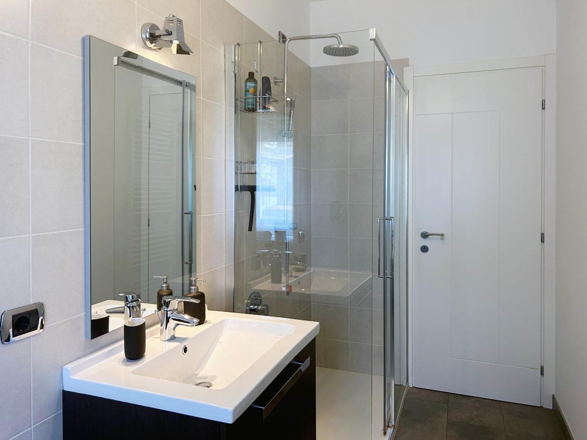 Comfortable Apartment In The Heart Of Lecco Extérieur photo